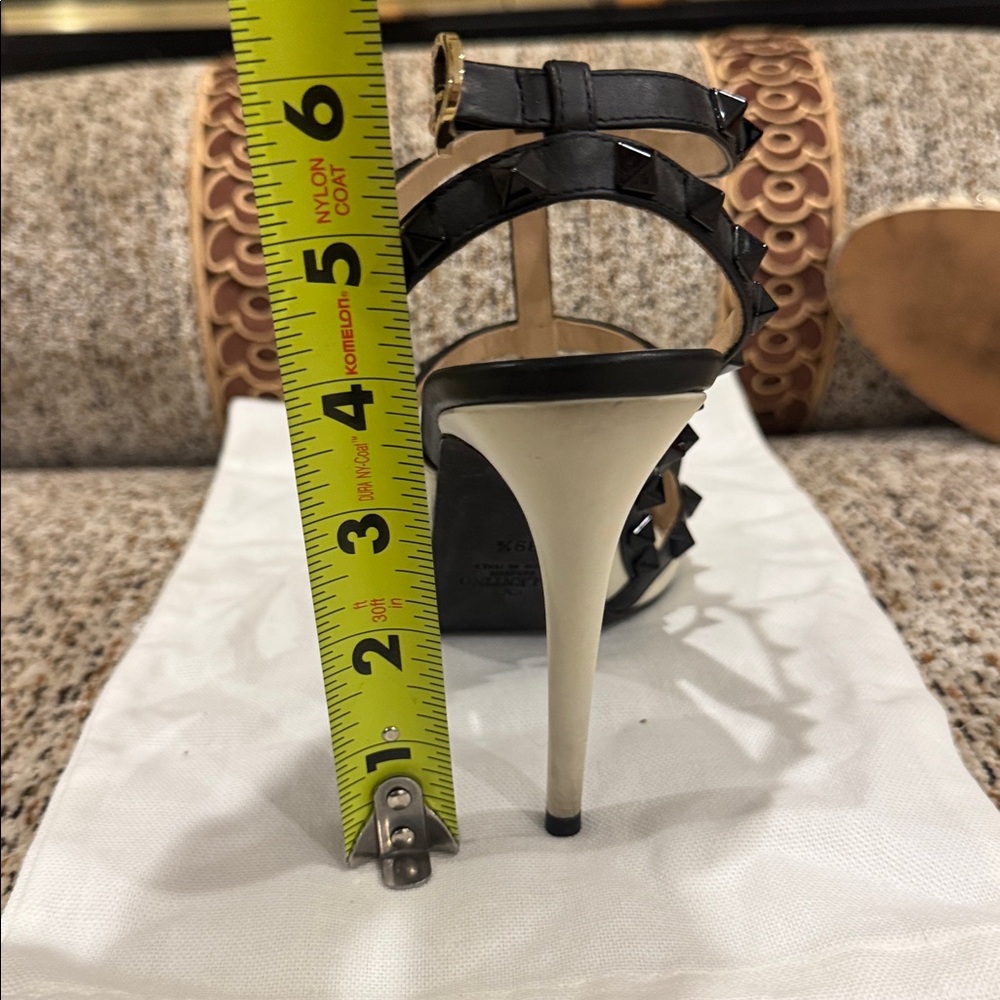 Valentino Black and Cream Rockstud Heels - Picture 9 of 10